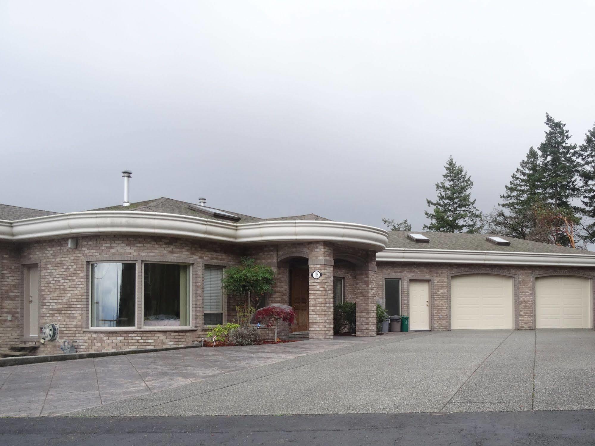 Gibralter Rock Ocean View B&B Nanaimo Exterior photo